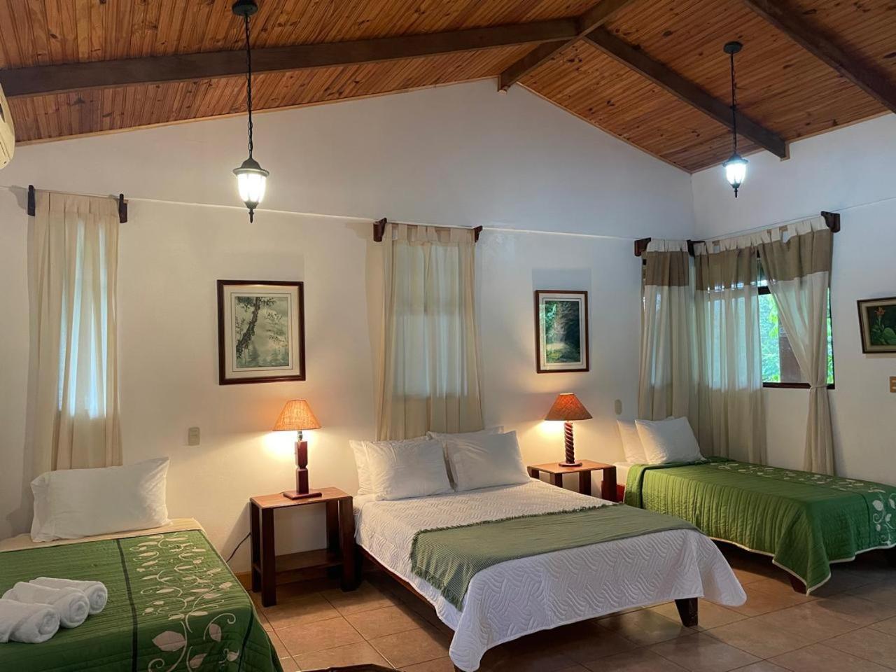 Kakao Lodge & Garden Rio Celeste Bujagua Buitenkant foto