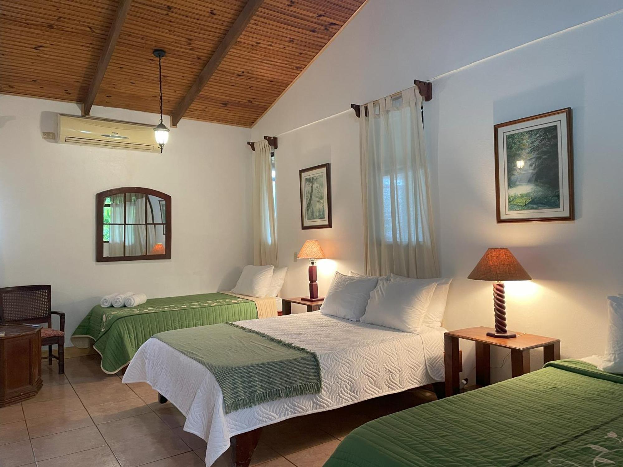 Kakao Lodge & Garden Rio Celeste Bujagua Buitenkant foto
